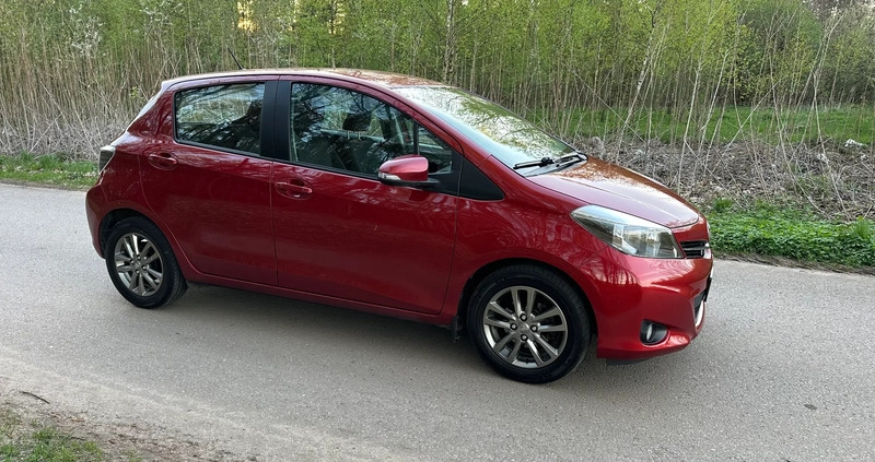 Toyota Yaris cena 35700 przebieg: 155080, rok produkcji 2014 z Siedlce małe 92